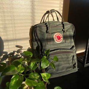 Fjallraven Kanken Forest Green Backpack
